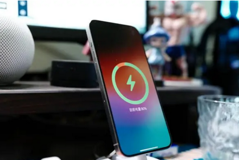 岳西苹果15换屏服务分享用什么充电器给iPhone15充电更好 